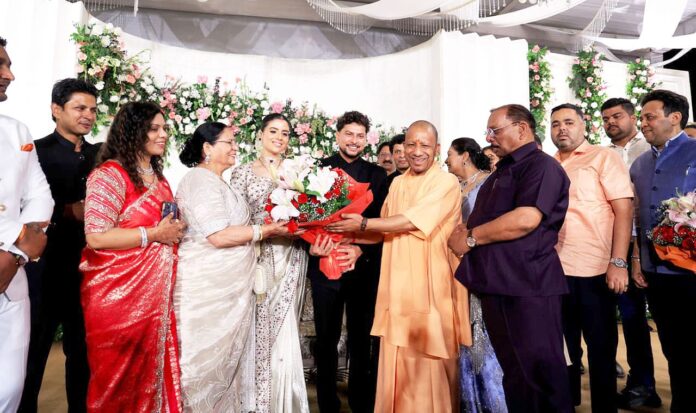 Kuldeep Yadav: CM Yogi arrives at Kuldeep Yadav's wedding ceremony, blesses the newlyweds