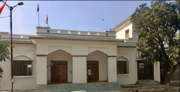 Religious belief: Siddhanath Dham, the center of faith during the Ramayana period, has special recognition for offering water for 40 days. Religious belief: Siddhanath Dham, the center of faith during the Ramayana period, has special recognition for offering water for 40 days.