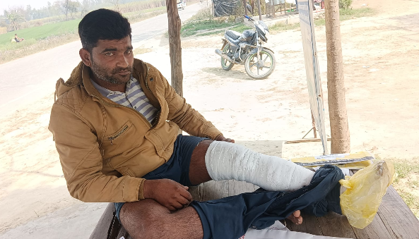 Lakhimpur Kheri: The people of Mitauli police station area are currently upset with the working style of the police.