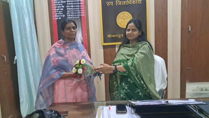 Vandana Verma PCS: Vandana Verma created history in her fifth attempt, SDM congratulated her.