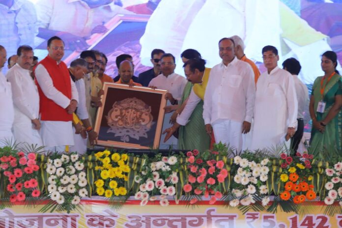 Employment: Greater Agra will become the second Noida, new employment opportunities will open up and big companies will come: CM Yogi Employment: Greater Agra will become the second Noida, new employment opportunities will open up and big companies will come: CM Yogi