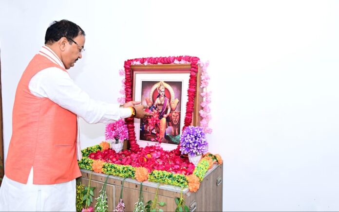 Emperor Chandragupta Maurya: Emperor Chandragupta Maurya is a source of inspiration for building an ideal nation - Deputy Chief Minister Emperor Chandragupta Maurya: Emperor Chandragupta Maurya is a source of inspiration for building an ideal nation - Deputy Chief Minister