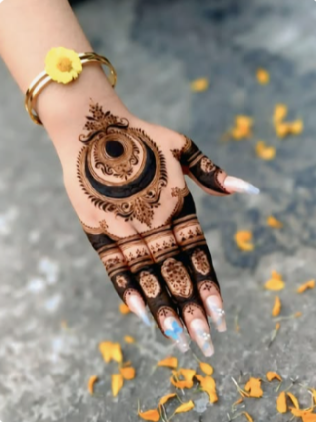 Latest Mehndi Designs: Arabic, Floral, and Simple Moon-Themed Designs for Bakrid