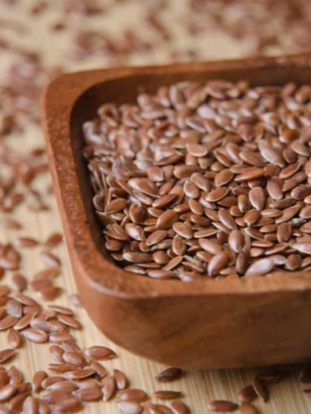 5 benefits of eating a spoonful of flaxseeds daily