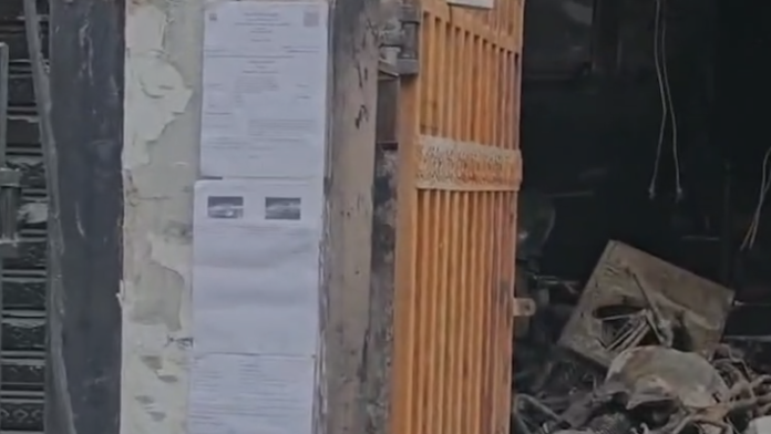 Lucknow Fire: LDA notice pasted on the building involved in the Aliganj fire incident Lucknow Fire: LDA notice pasted on the building involved in the Aliganj fire incident