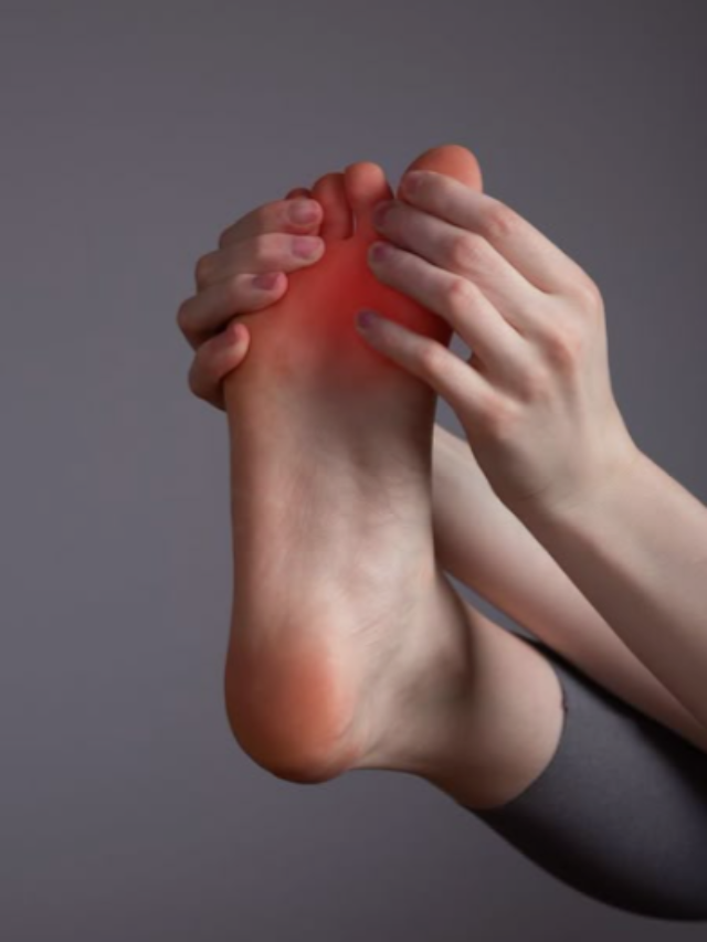Burning sensation in the feet and diabetes; vitamins.